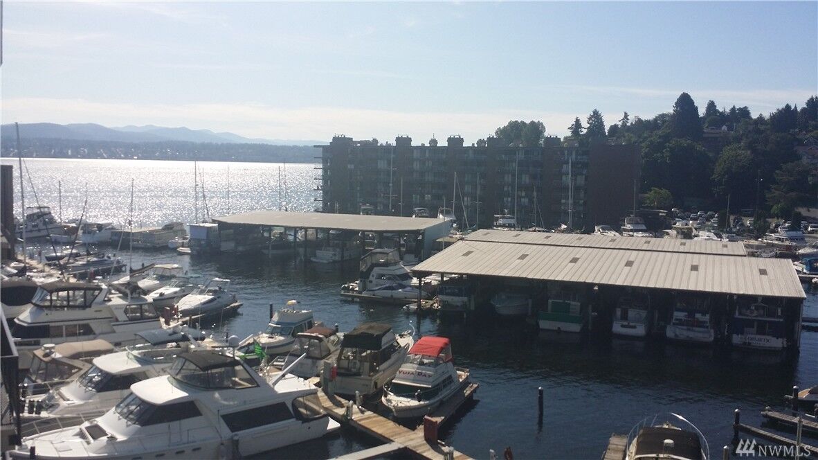 Property Photo:  9030 Seward Park Ave S 511  WA 98118 