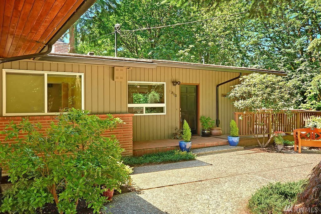 Property Photo:  4905 NE 187th St  WA 98155 