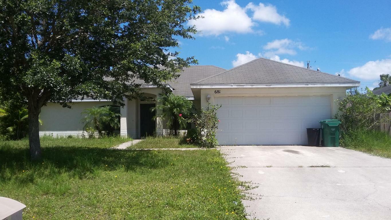 Property Photo:  681 NW Cardinal Drive  FL 34953 