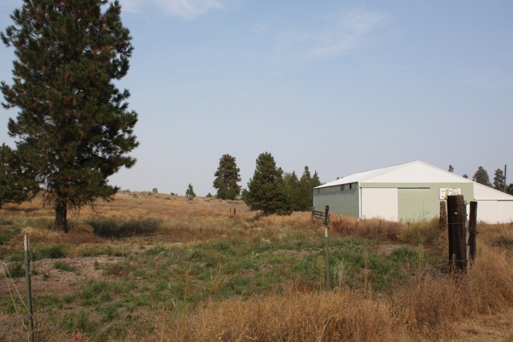 Property Photo: 21624 W SR 2 Hwy WA 99022