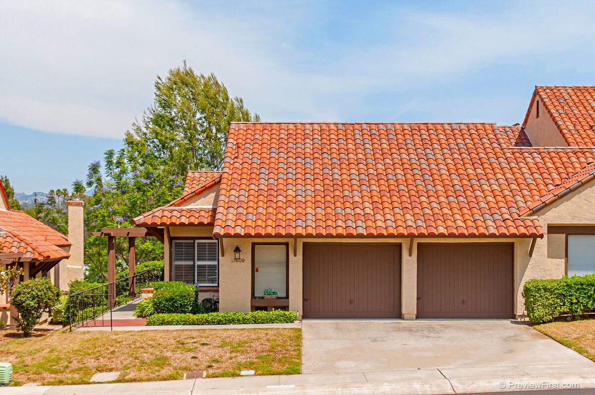 Property Photo: 17609 Devereux Rd CA 92128