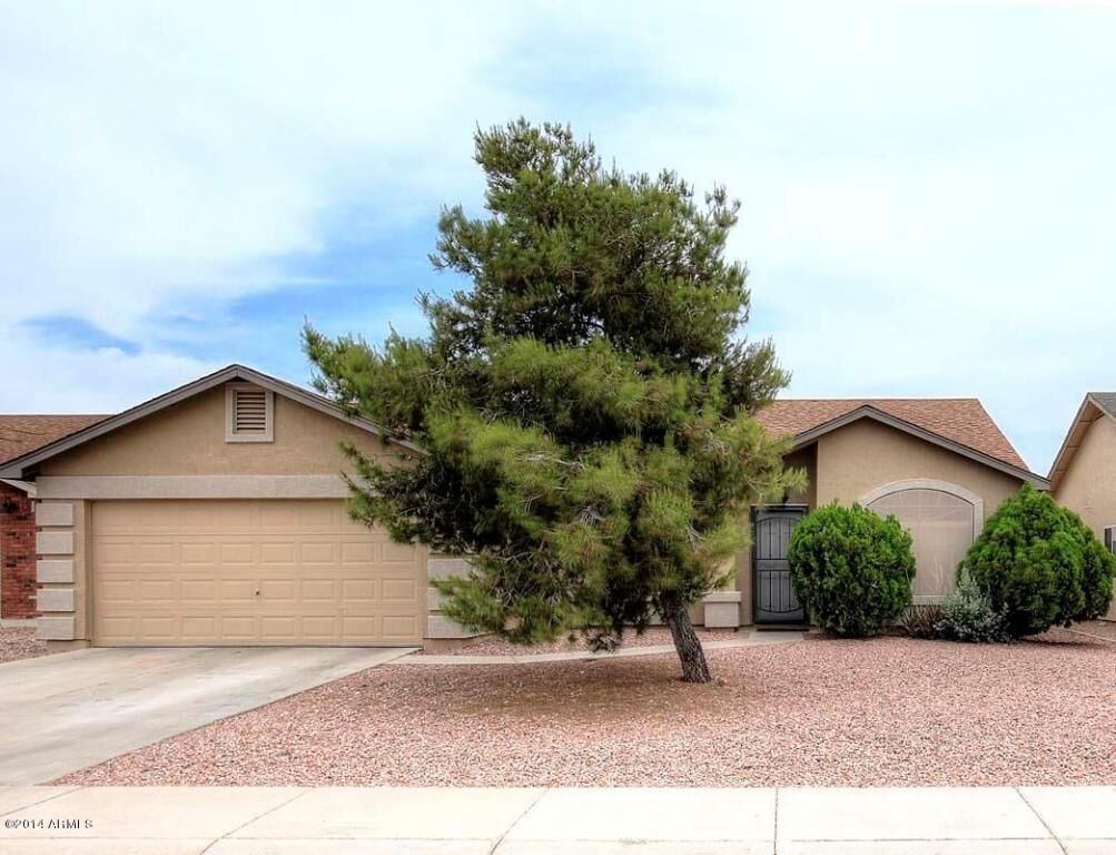Property Photo: 1703 S Weaver Drive AZ 85120