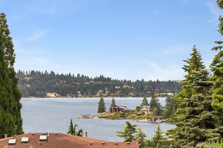 9414 NE 1st St  Bellevue WA 98004 photo