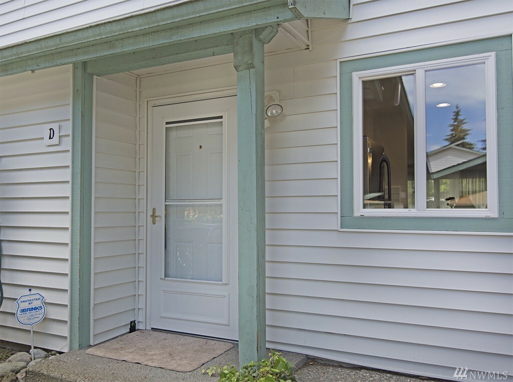 Property Photo: 1725 SW 318th Place 49D WA 98023