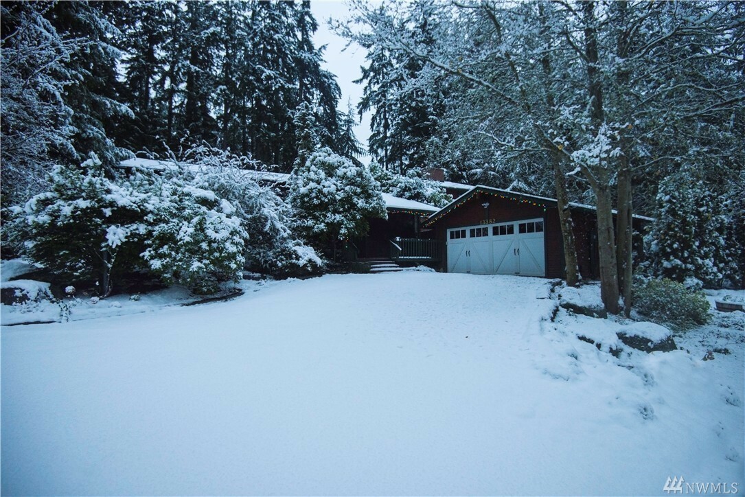 Property Photo:  13382 Hidden Cove Lane NE  WA 98110 