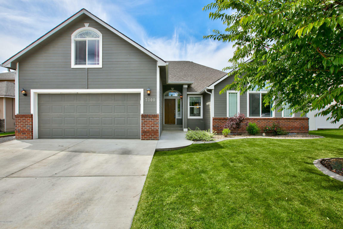 Property Photo: 7300 Fremont Way WA 98908