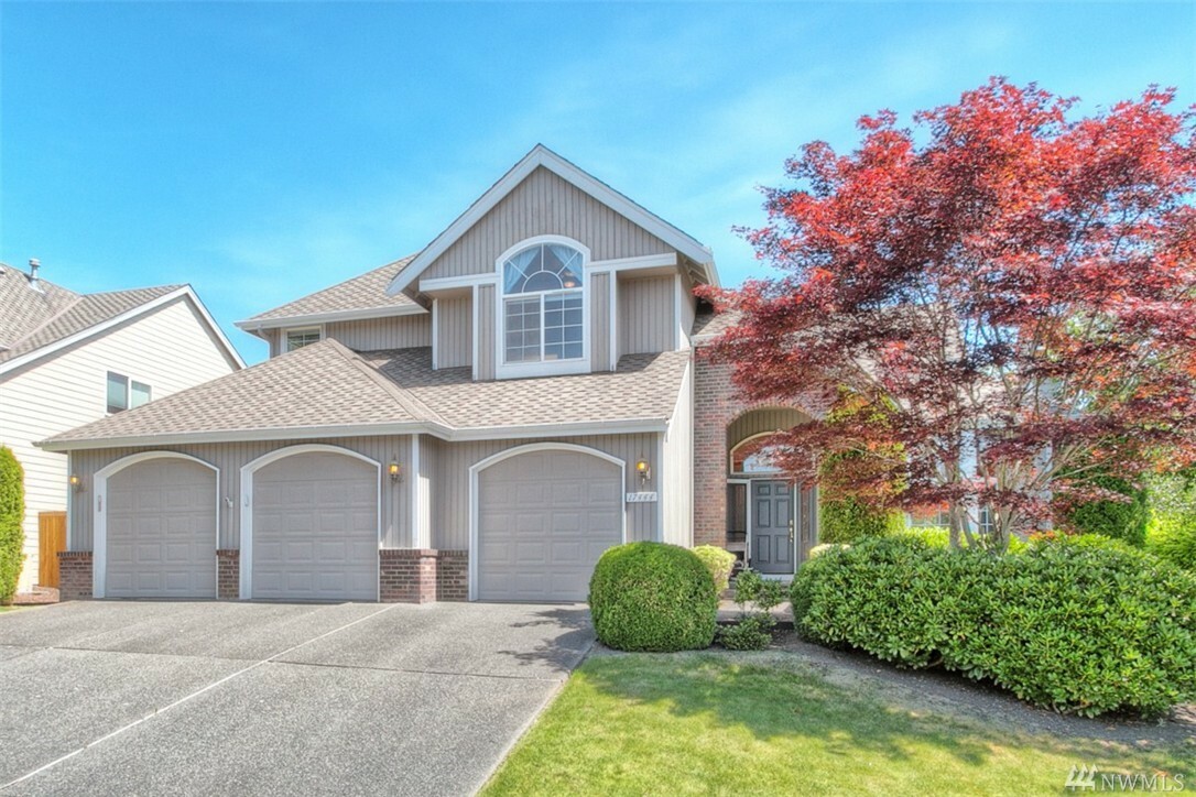 Property Photo: 17444 NE 97th Wy WA 98052