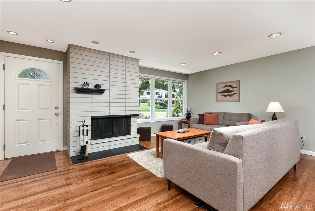 Property Photo: 16850 NE 14th Place WA 98008