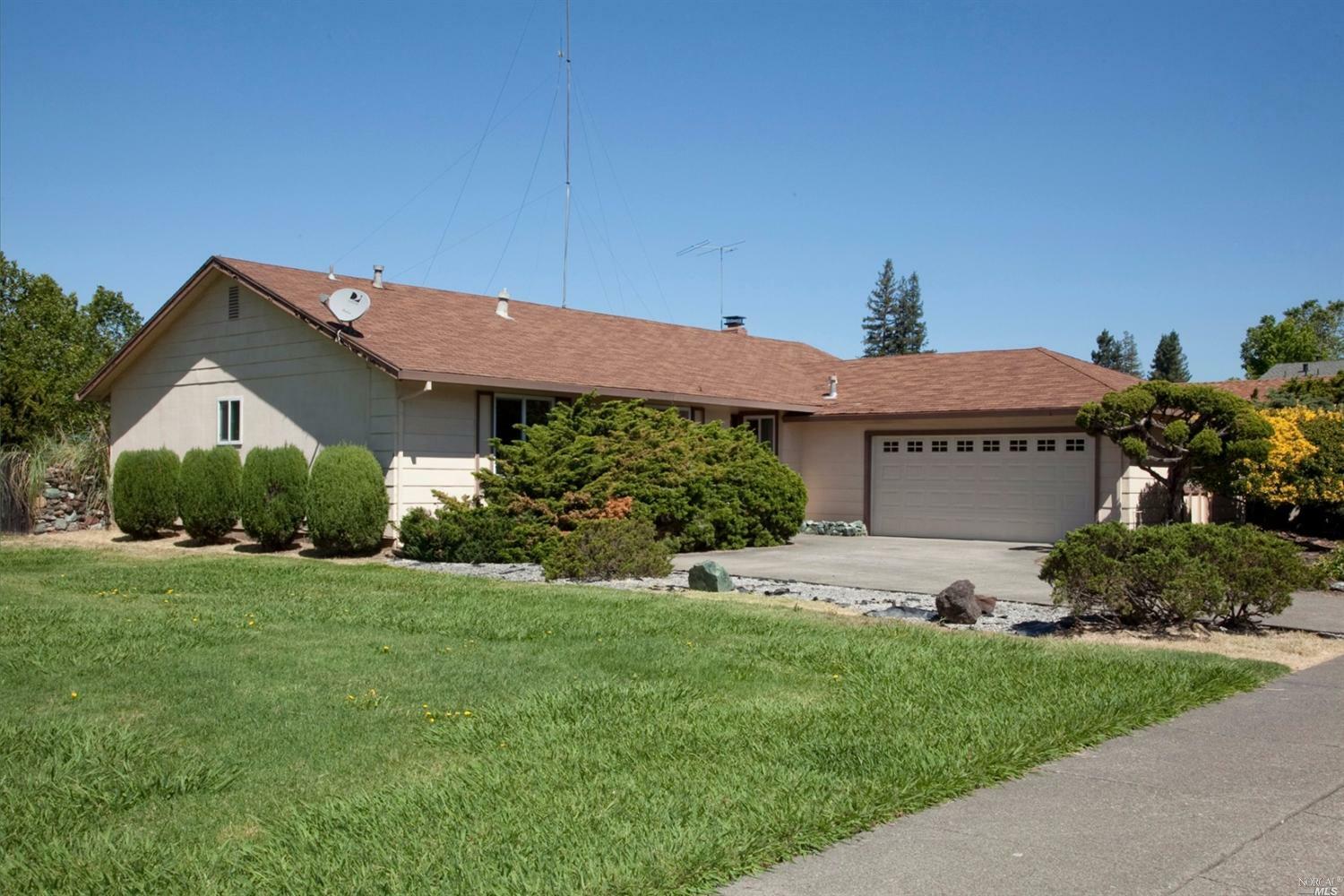 Property Photo:  447 Garfield Park Avenue  CA 95409 