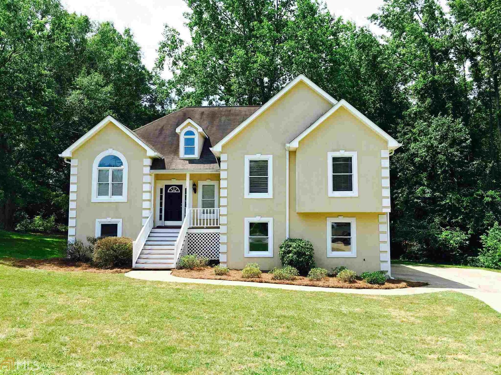 Property Photo: 229 Farmington Trace GA 30116