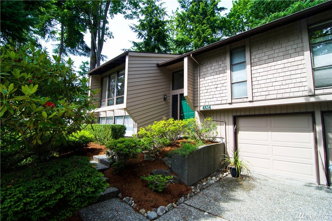 Property Photo:  4614 159th Ave SE  WA 98006 