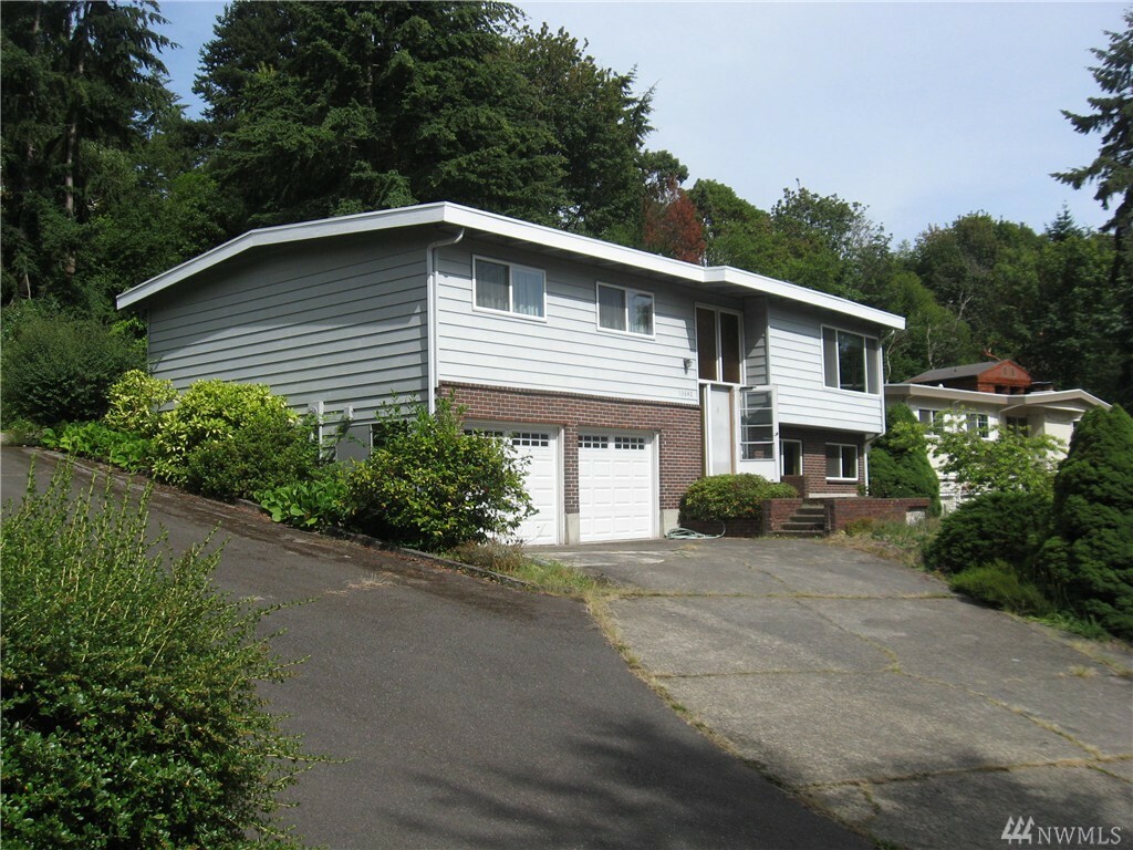 Property Photo:  13640 17 Ave SW  WA 98166 