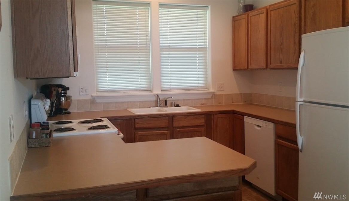 Property Photo: 521 N Mississippi Dr WA 98837