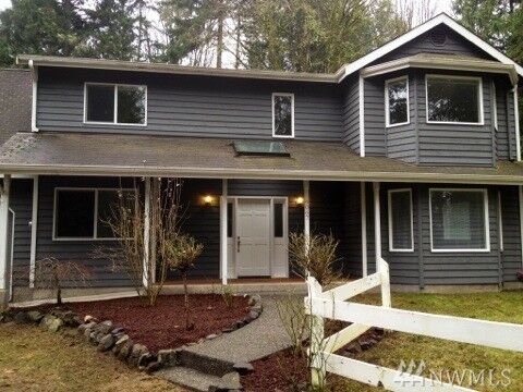 Property Photo:  9067 NE Hidden Cove Rd  WA 98110 