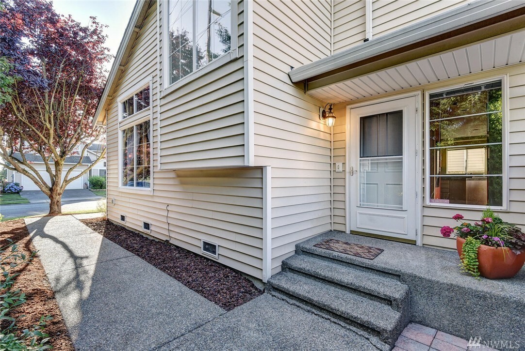 Property Photo: 18017 15th Ave W WA 98037