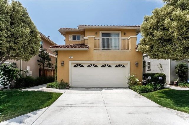 Property Photo:  1672 Begonia Way  CA 90248 