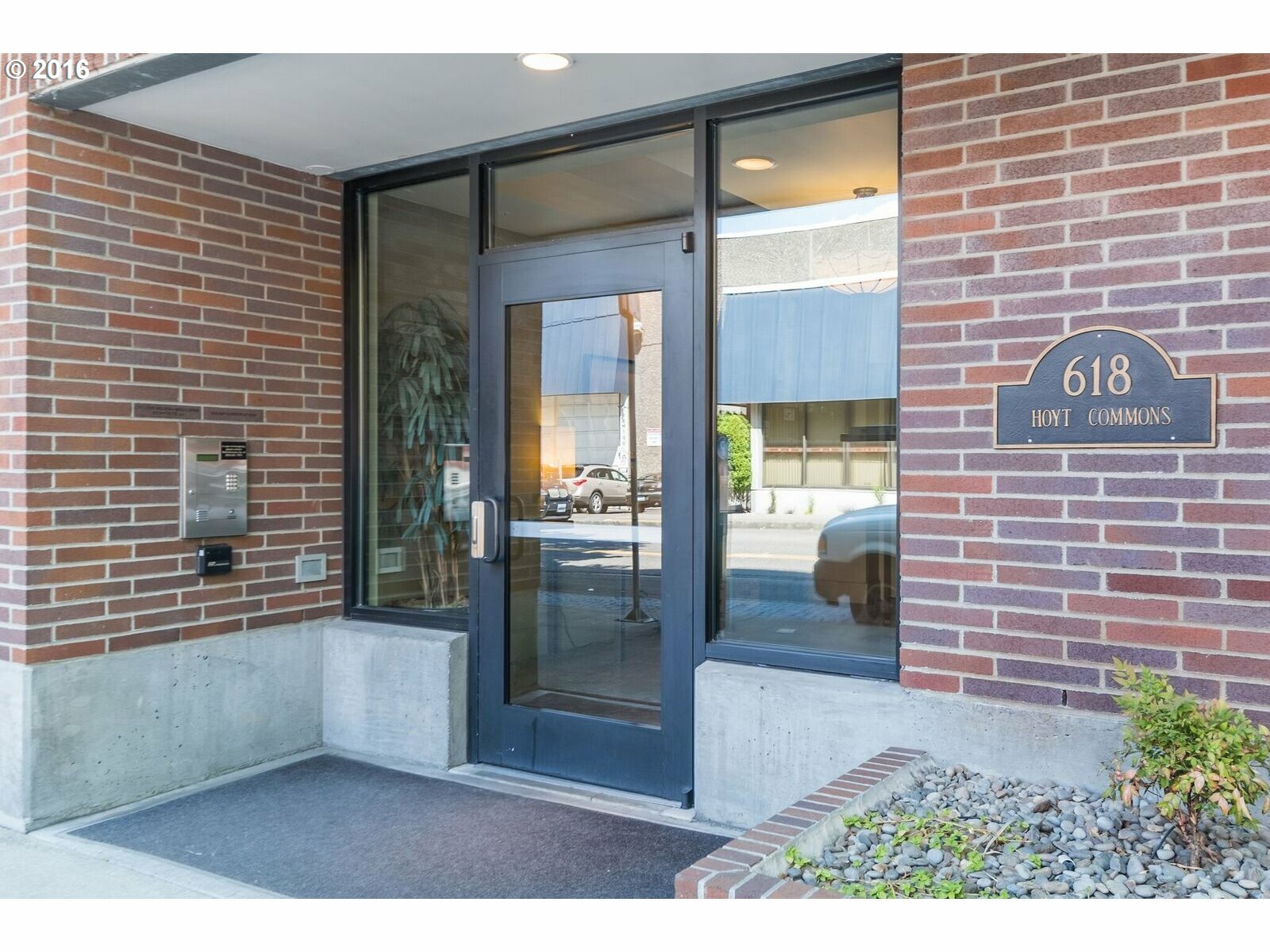 Property Photo: 618 NW 12th Ave 311 OR 97209