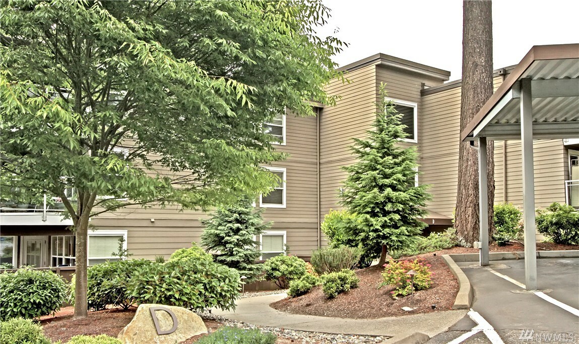 Property Photo: 22910 90th Ave W D203 WA 98026