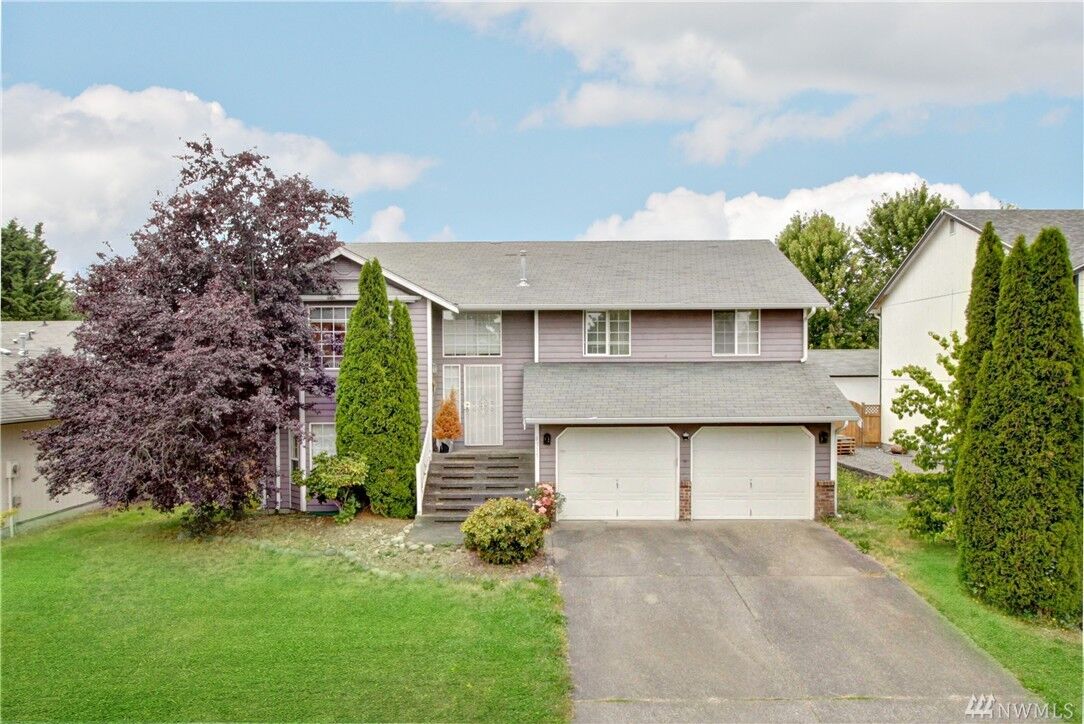 Property Photo:  8315 201st St E  WA 98387