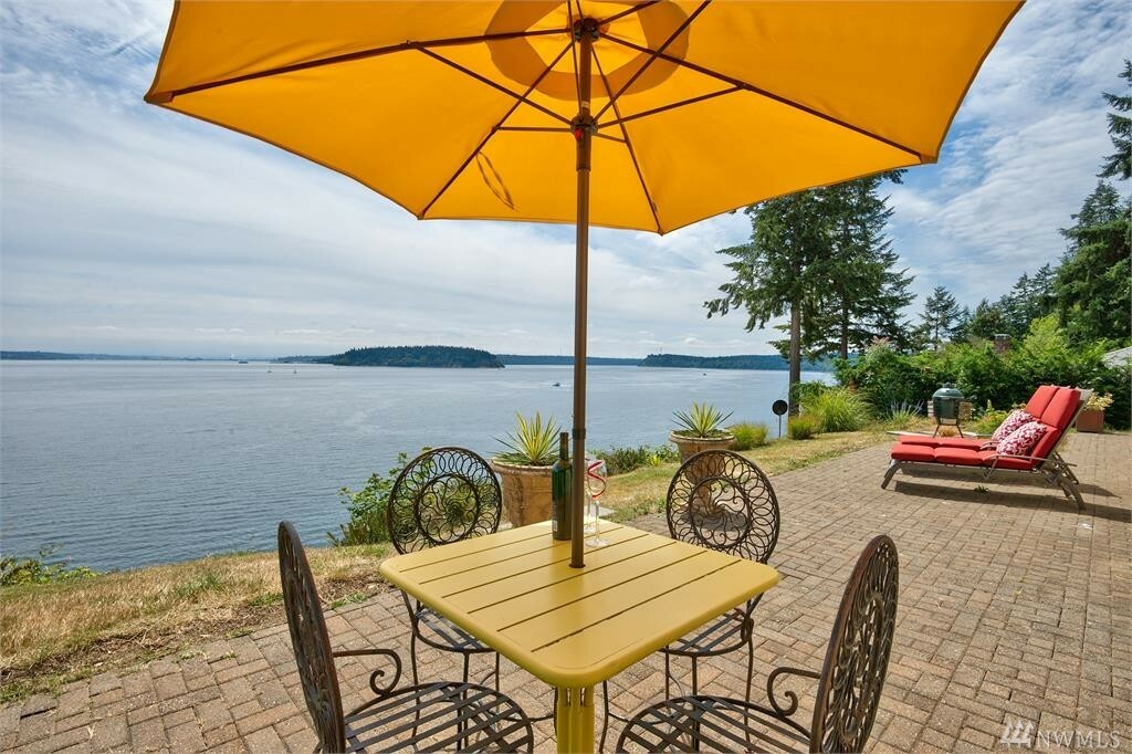 Property Photo: 1920 Lybecker Dr NW WA 98332