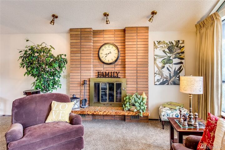 Property Photo:  2555 Fir Ave  WA 98310 