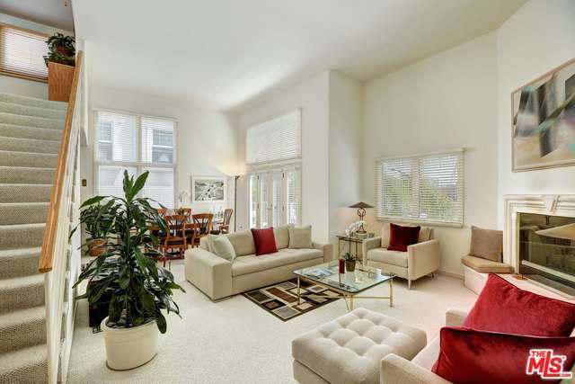 Property Photo: 435 Arnaz Dr 305 CA 90048