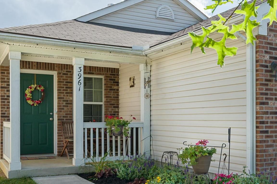 Property Photo:  3961 Rosette Drive  OH 43123