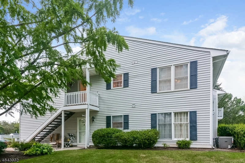 Property Photo: 292 Kingbird Ct NJ 08887