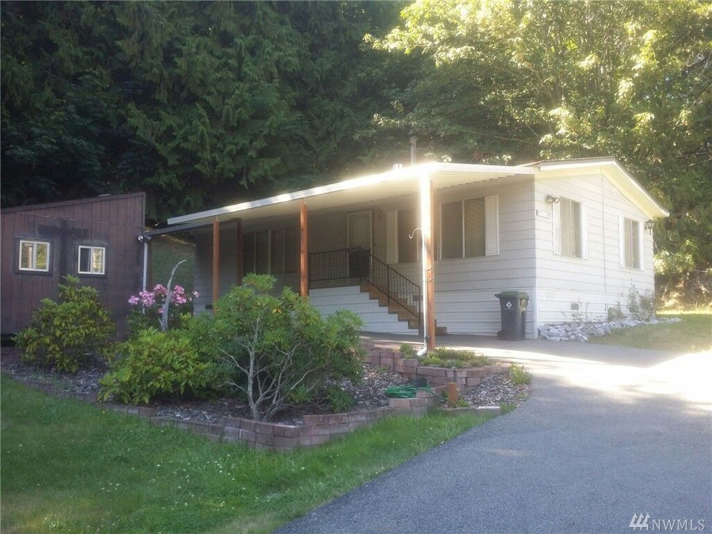 Property Photo: 113 N Alder WA 98362