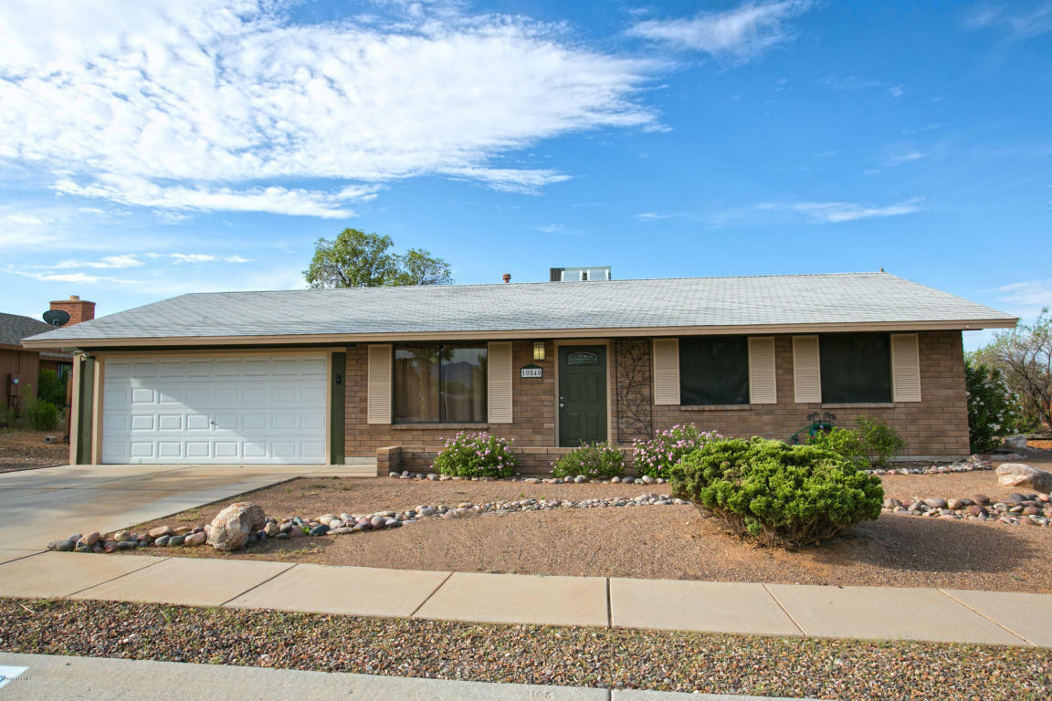 Property Photo: 10040 E Sarah Ann Place AZ 85748
