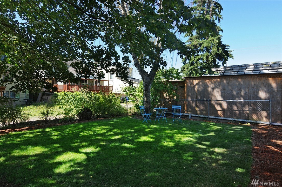 Property Photo:  4213 S Bateman St  WA 98118 