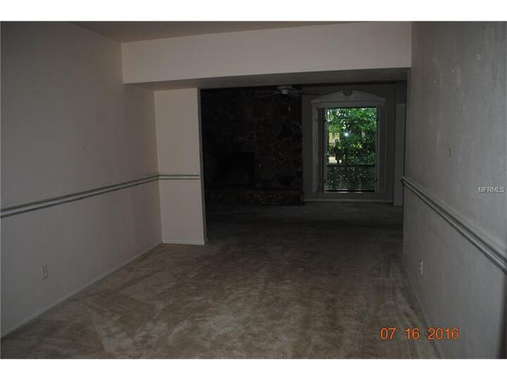 Property Photo:  401 N Palm Avenue  FL 34737 