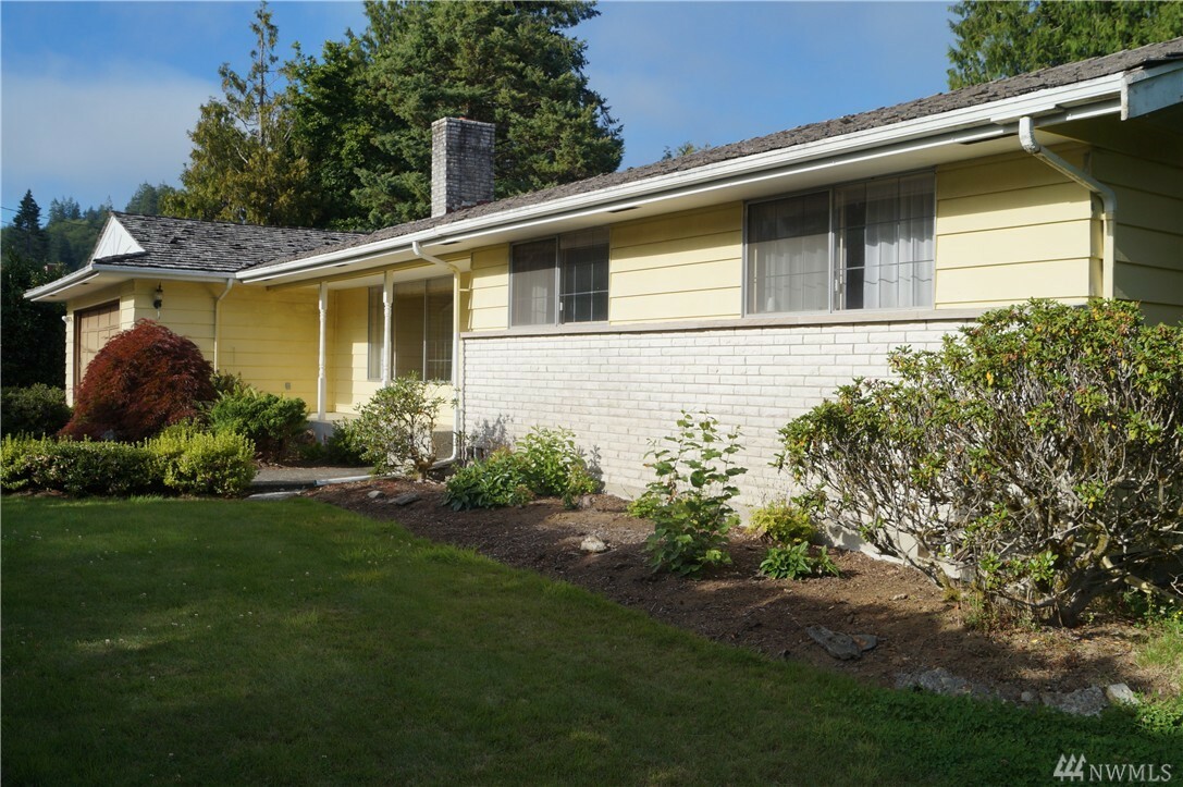 Property Photo:  308 Pioneer Rd  WA 98520 