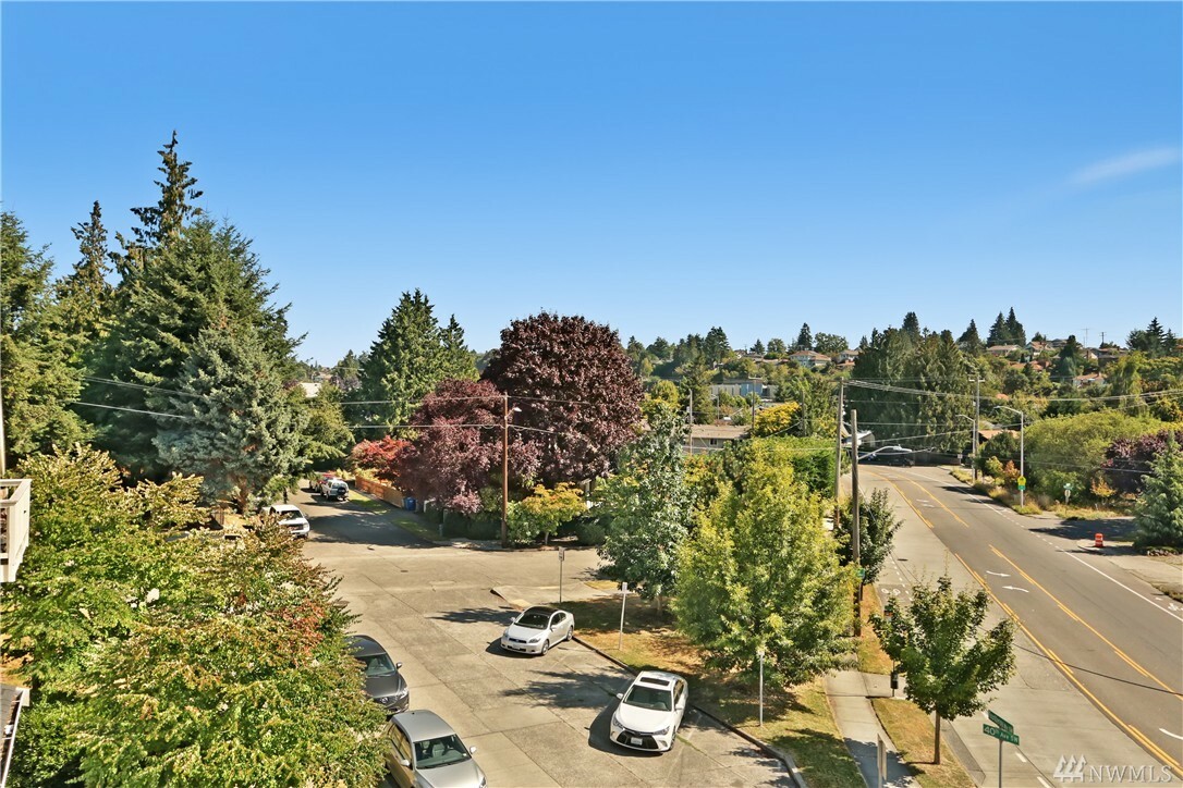 Property Photo:  5915 Fauntleroy Wy SW C  WA 98136 