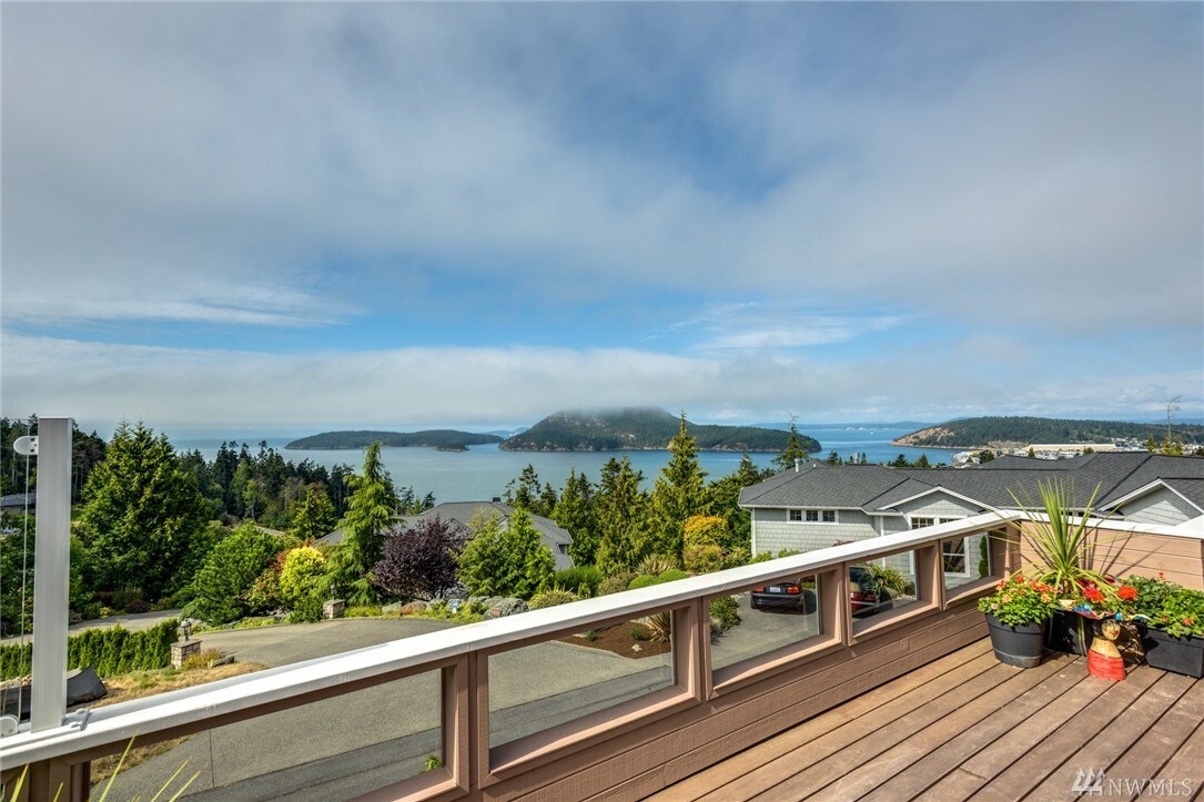 Property Photo:  4114 Ellisport Place  WA 98221 