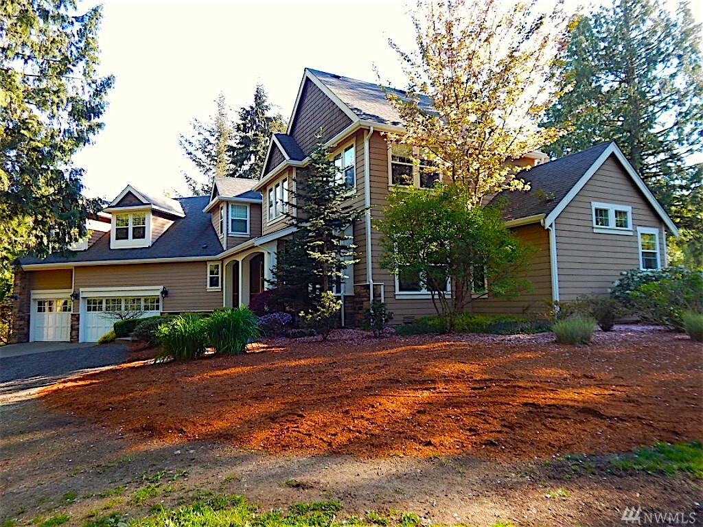 Property Photo:  17935 252nd Ave SE  WA 98038 