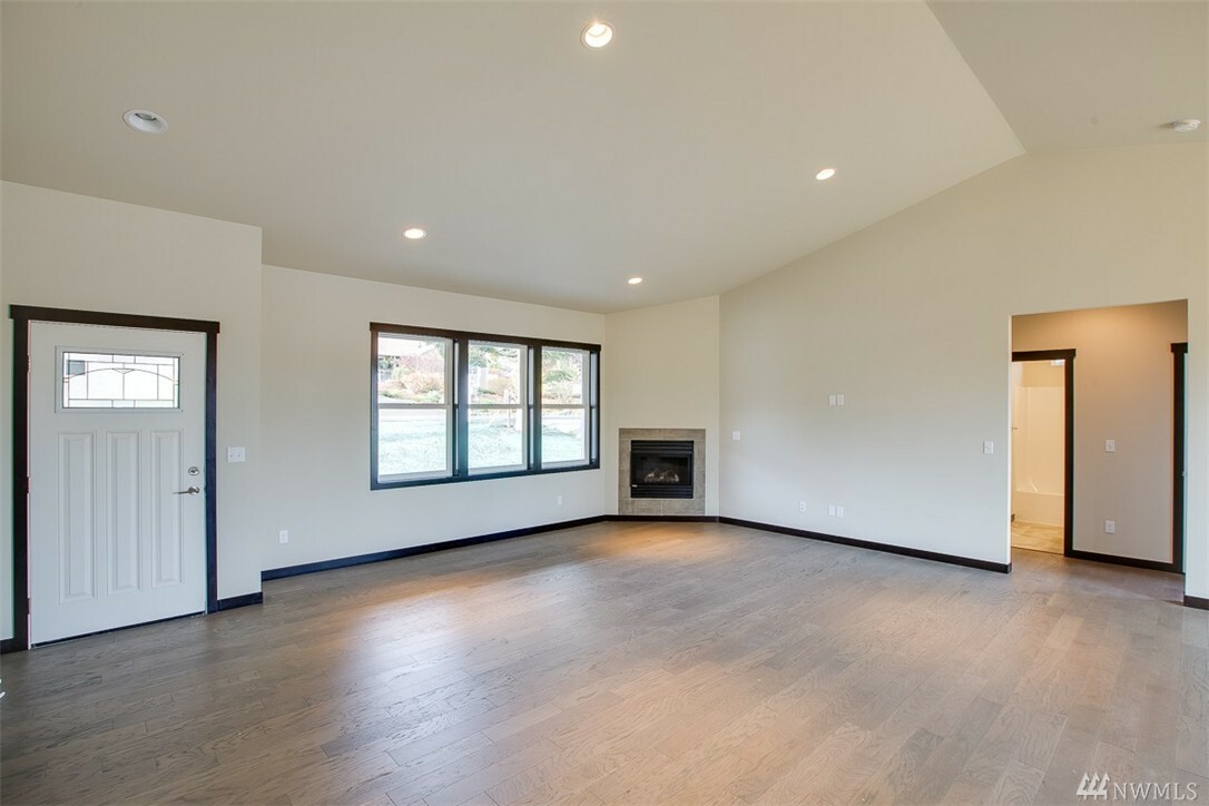 Property Photo: 1049 Cascade Lane WA 98282