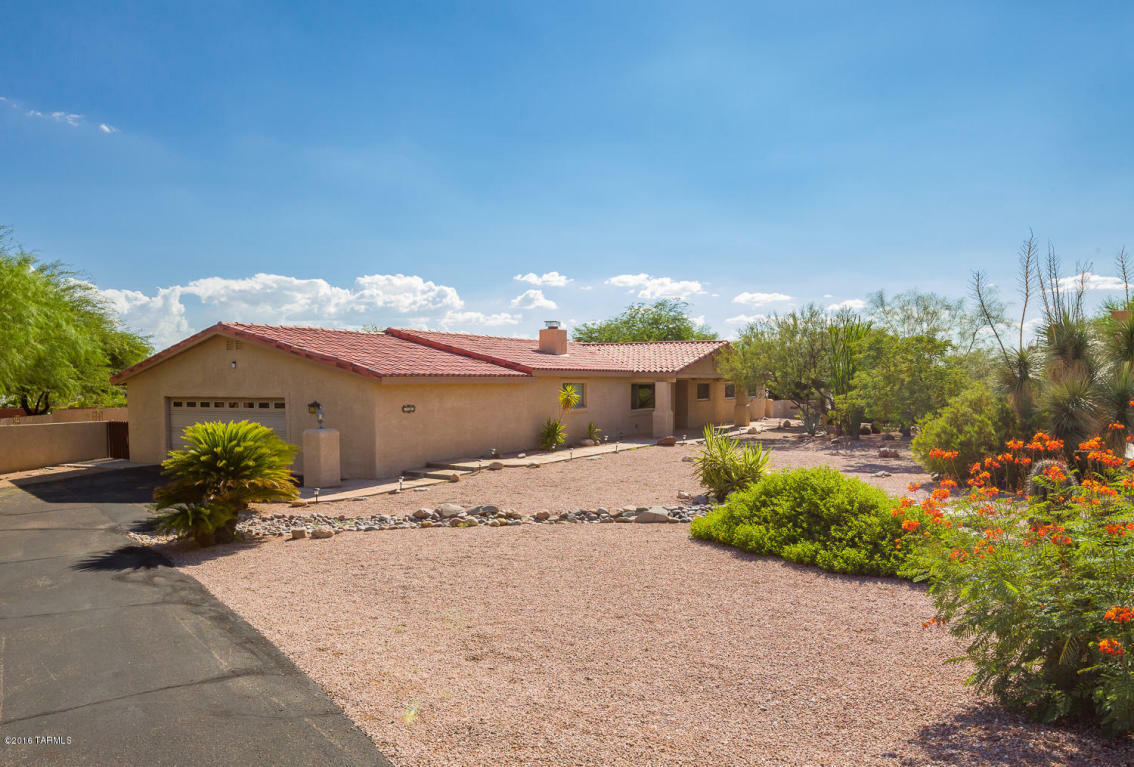 Property Photo: 1791 W Butterfly Bush Place AZ 85737