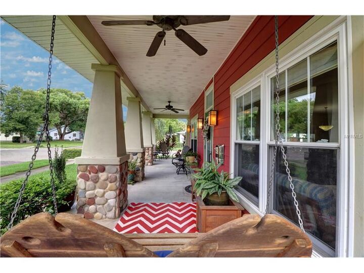 Property Photo: 2163 2nd Avenue N FL 33713