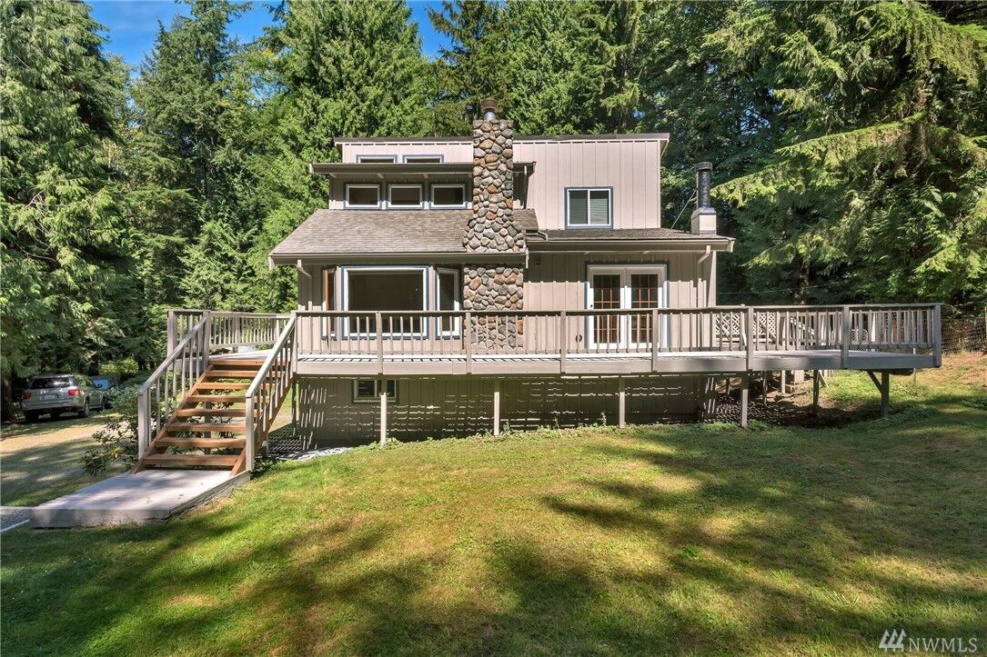 Property Photo: 820 Iowa Heights Rd WA 98284