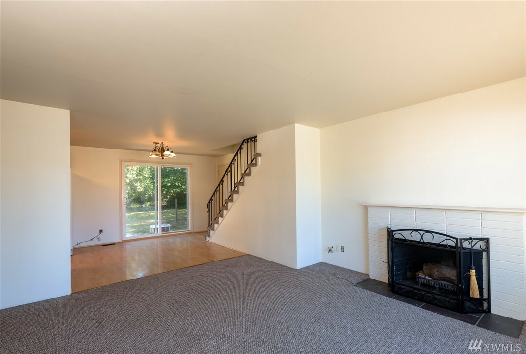 Property Photo:  1701 37th Street  WA 98221 