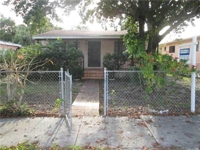 Property Photo:  2881 SW 34th Ave  FL 33133 