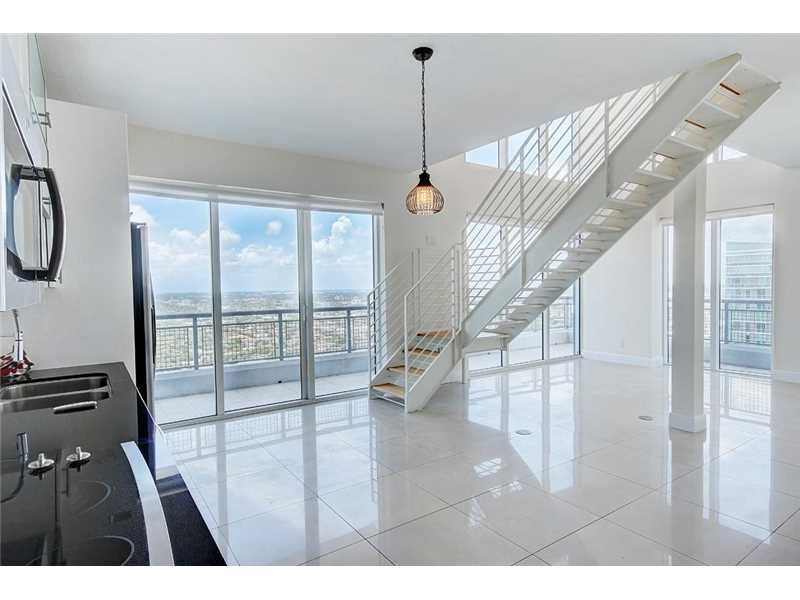 Property Photo: 60 SW 13th St 3413 FL 33130