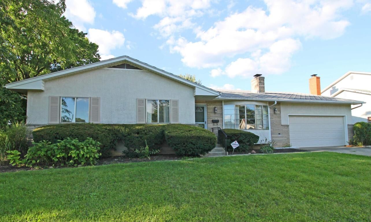 Property Photo: 1212 Ironwood Drive OH 43229