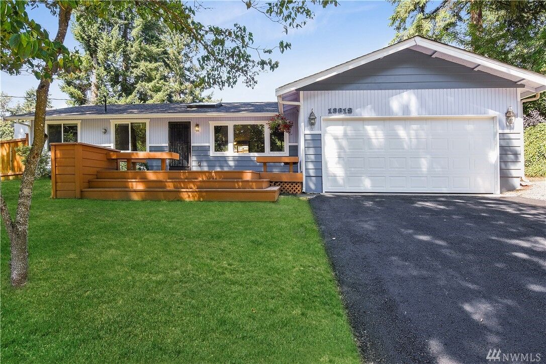 Property Photo: 13812 180th Ave SE WA 98059