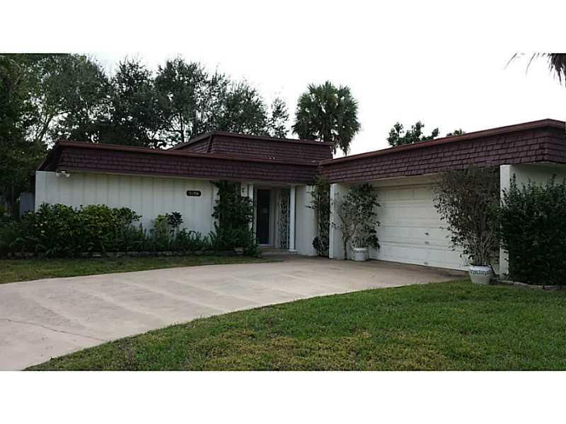 Property Photo:  5704 Mulberry Dr  FL 33319 