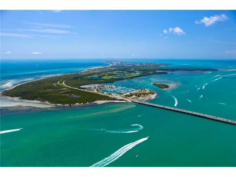 Property Photo:  360 Ocean Dr 1006S  FL 33149 