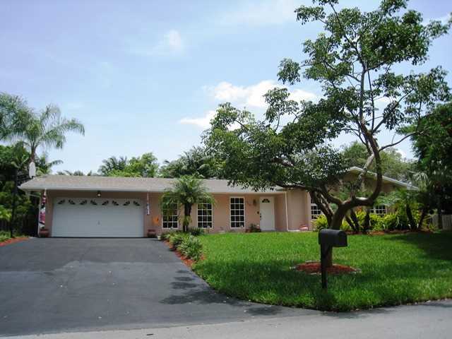 Property Photo:  8601 SW 184 Ln  FL 33157 