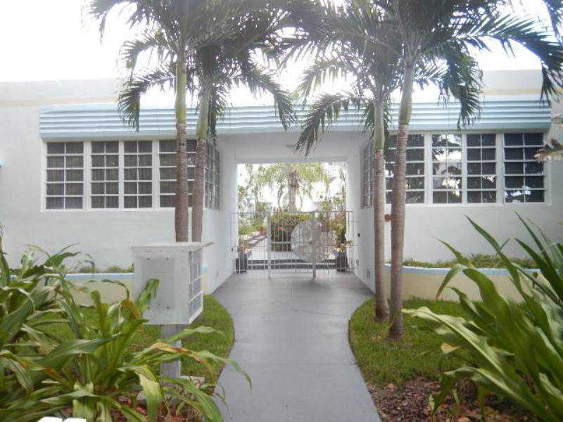 Property Photo:  701 Meridian Av 3  FL 33139 