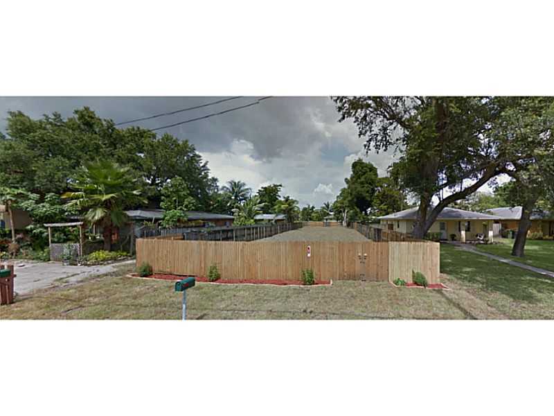 Property Photo:  729 SW 15th Avenue  FL 33312 